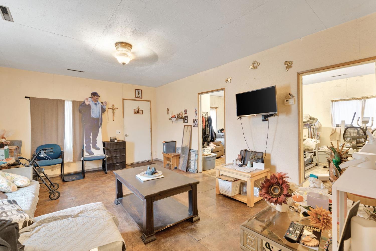 914 Clinton St, Madera, CA 93638