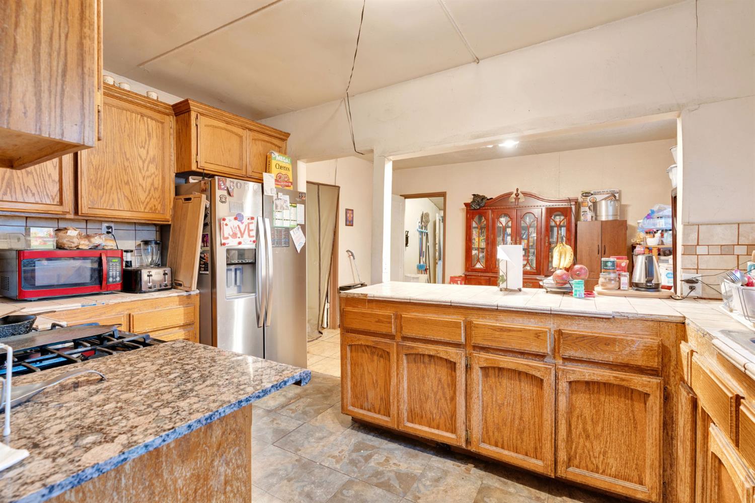 914 Clinton St, Madera, CA 93638