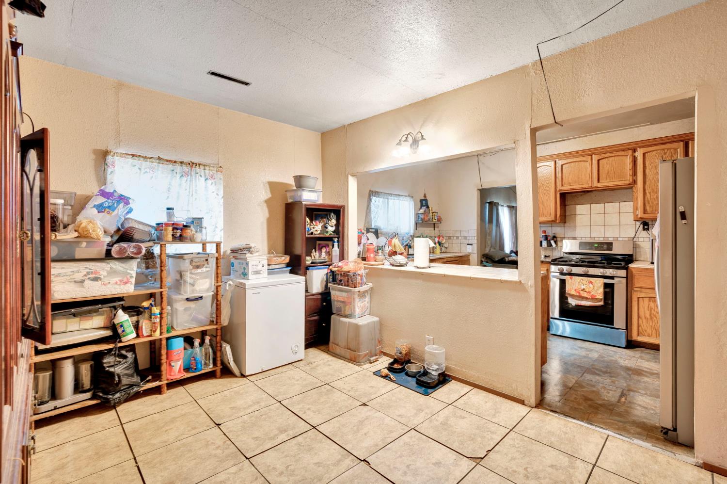 914 Clinton St, Madera, CA 93638