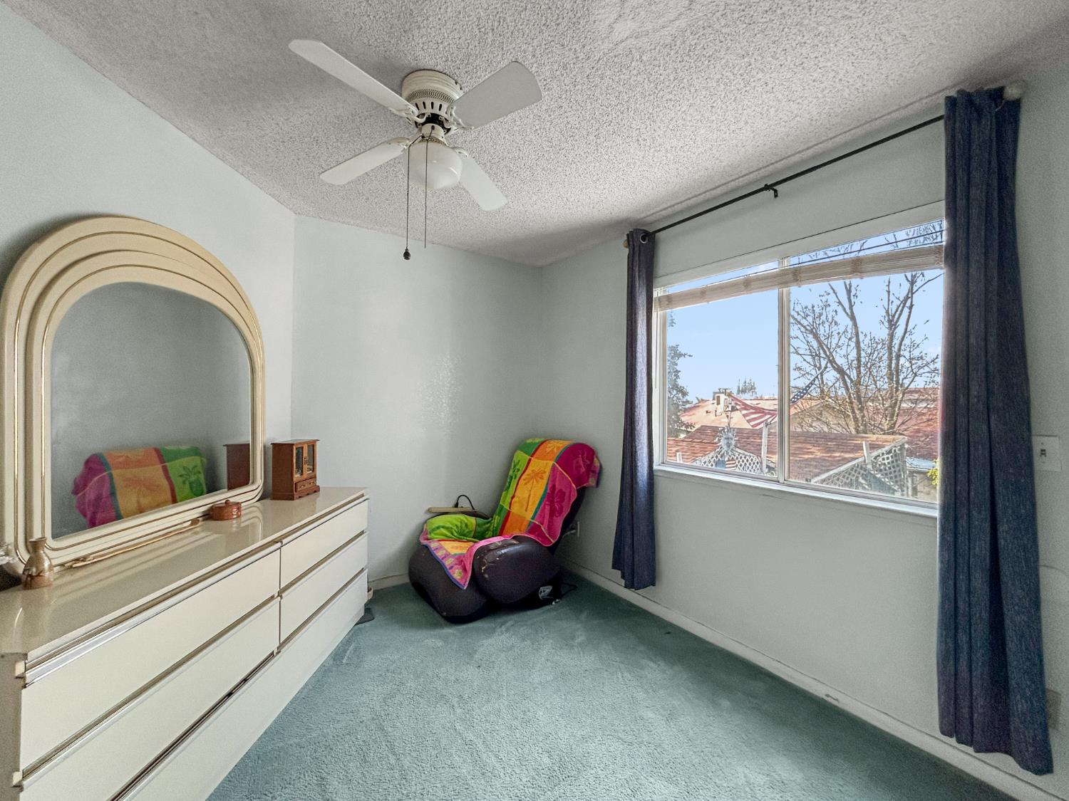 3243 N Dewey Ave, Fresno, CA 93722