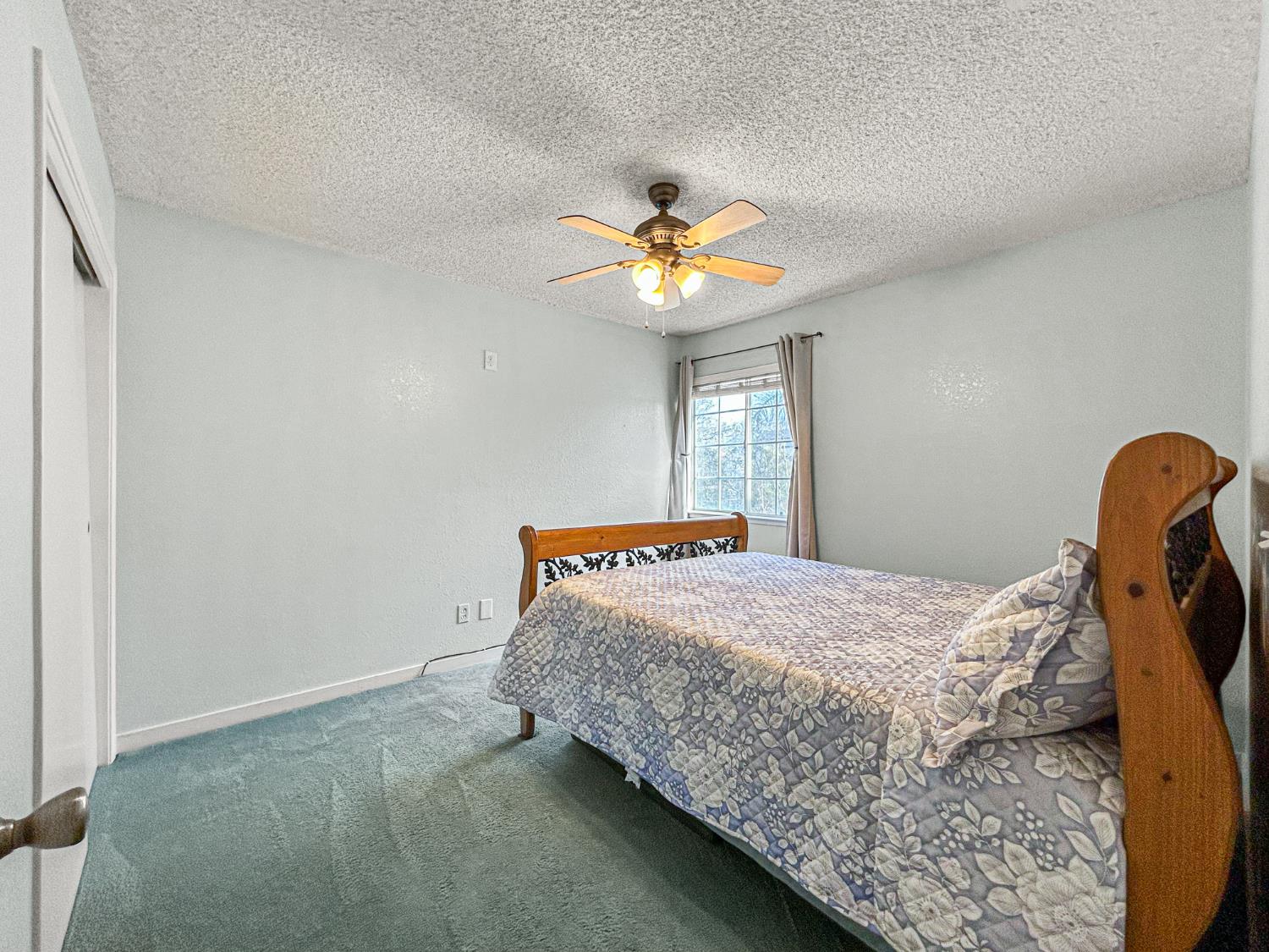 3243 N Dewey Ave, Fresno, CA 93722