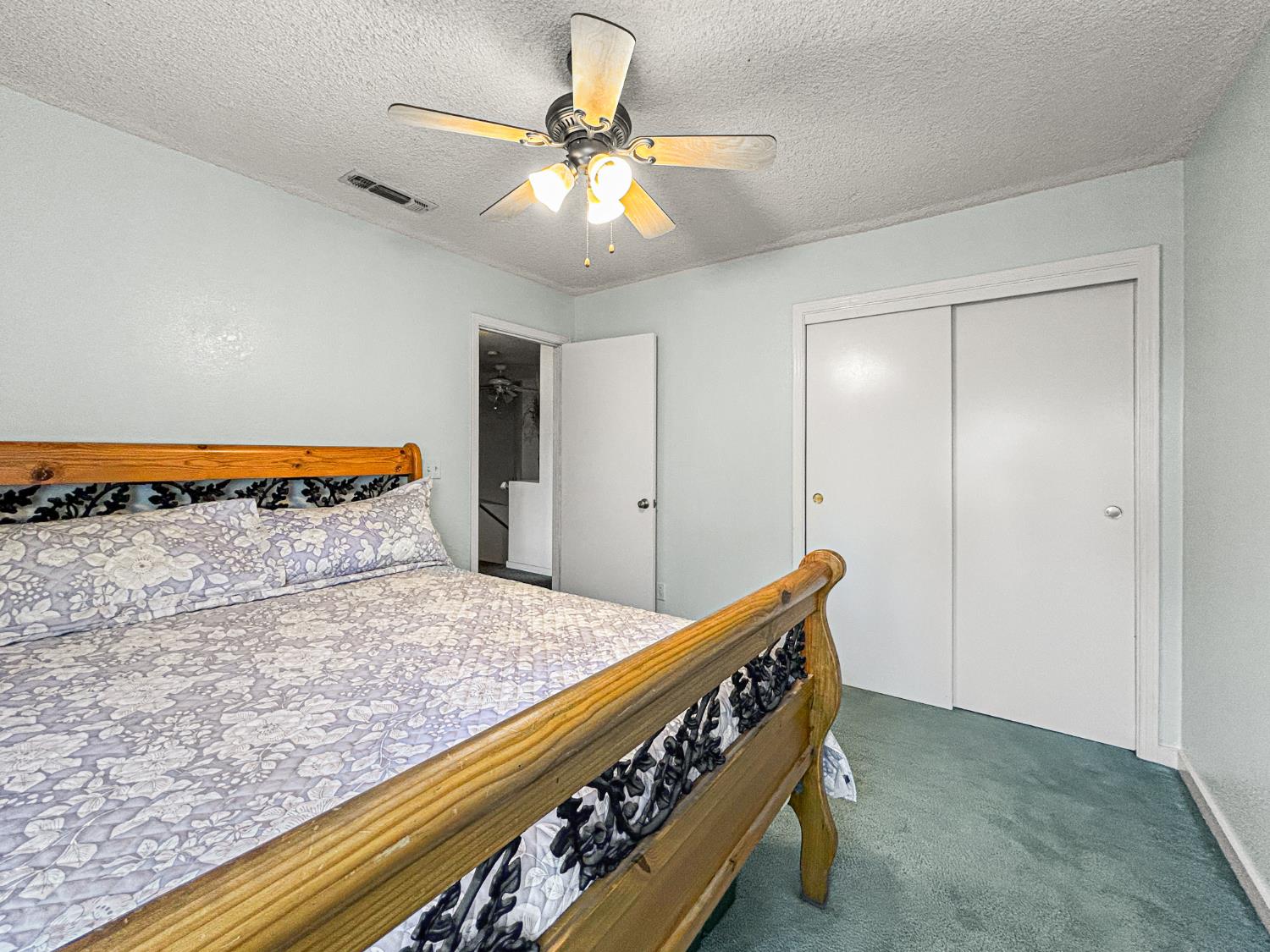 3243 N Dewey Ave, Fresno, CA 93722