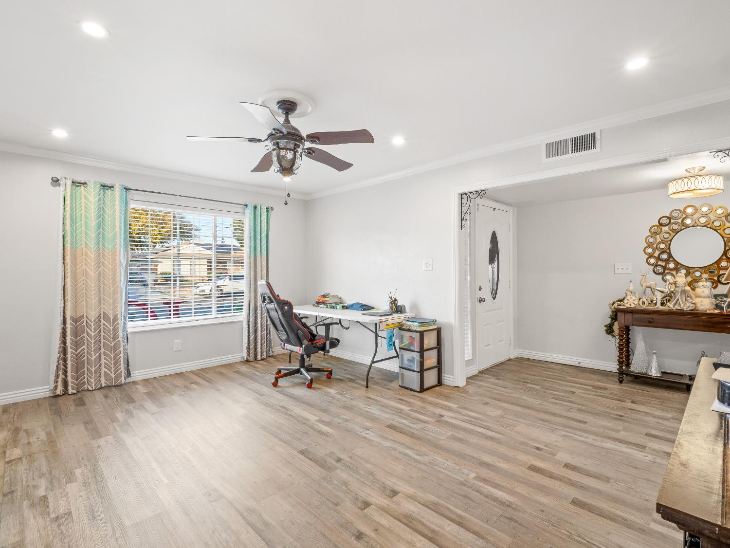 3279 W Rialto Ave, Fresno, CA 93722