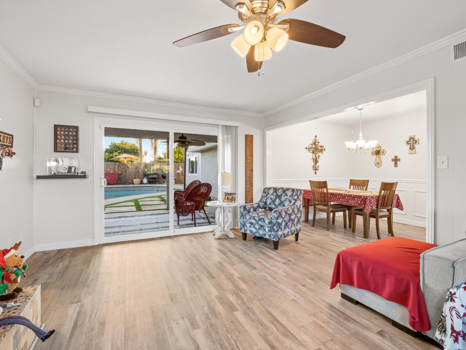 3279 W Rialto Ave, Fresno, CA 93722