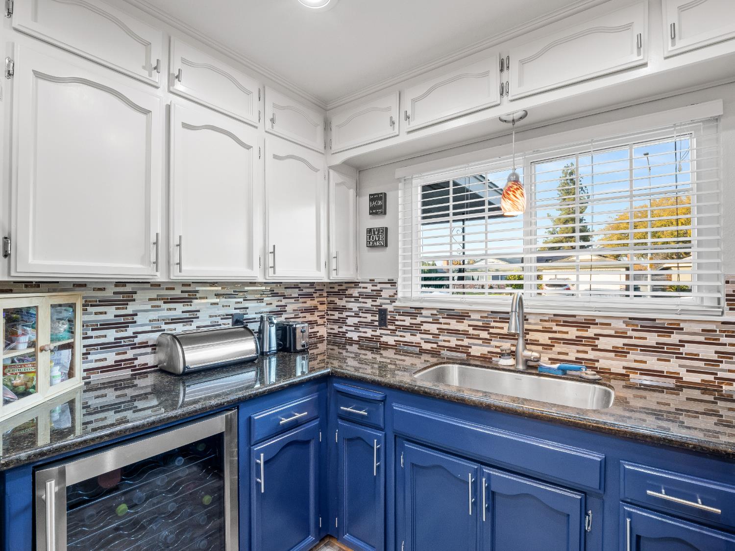 3279 W Rialto Ave, Fresno, CA 93722