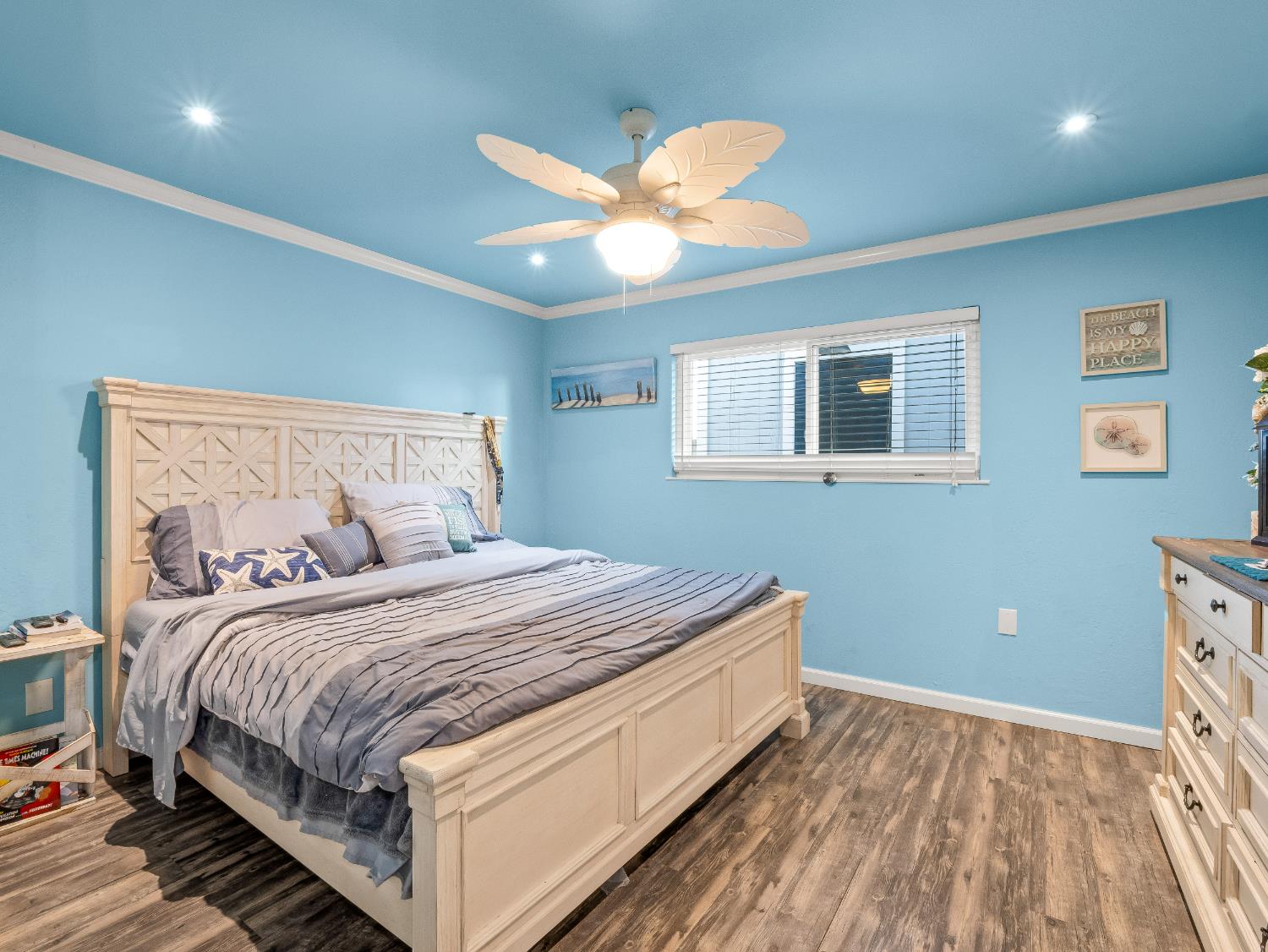 3279 W Rialto Ave, Fresno, CA 93722