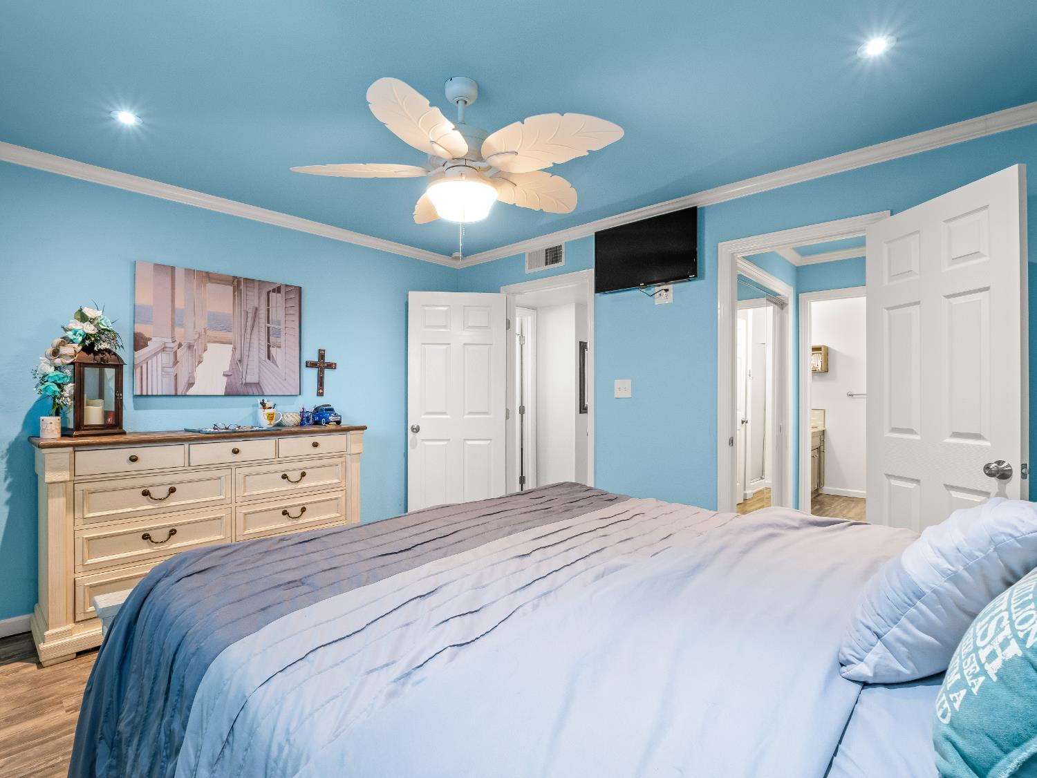 3279 W Rialto Ave, Fresno, CA 93722