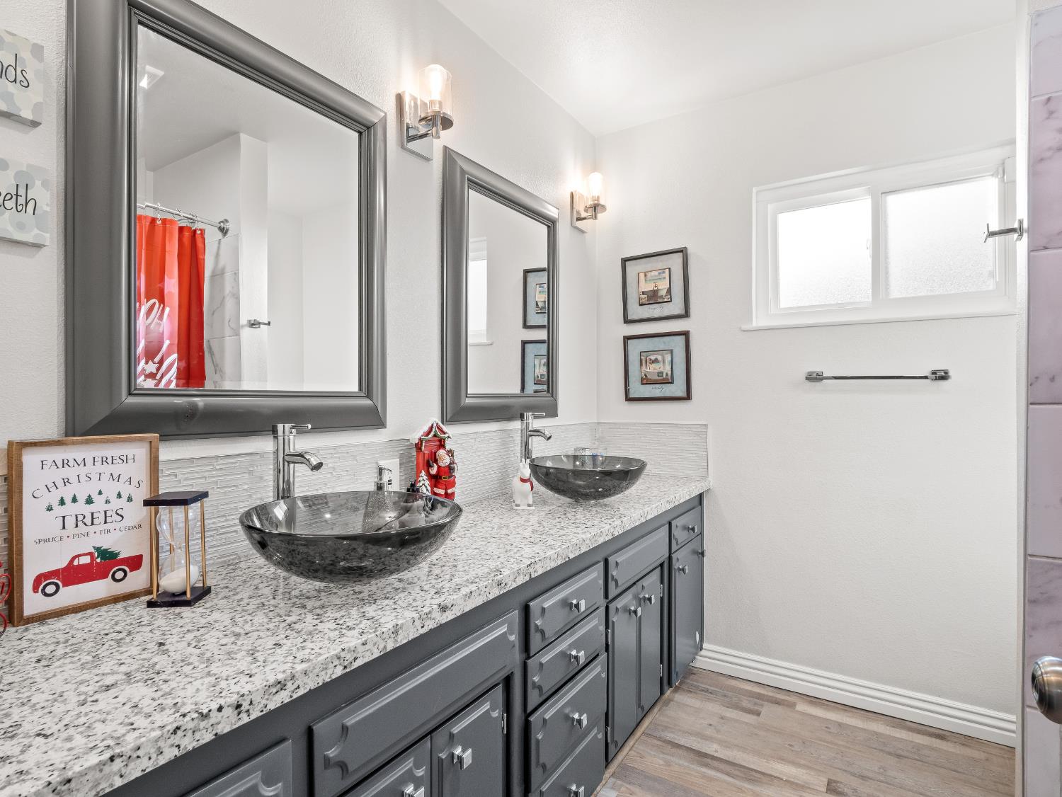 3279 W Rialto Ave, Fresno, CA 93722