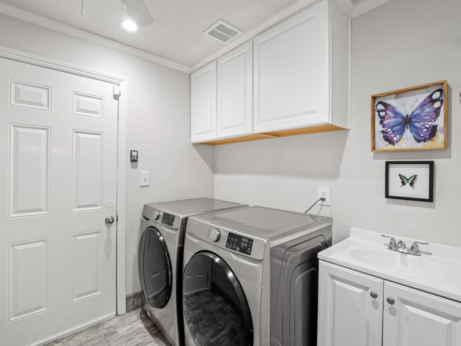 3279 W Rialto Ave, Fresno, CA 93722