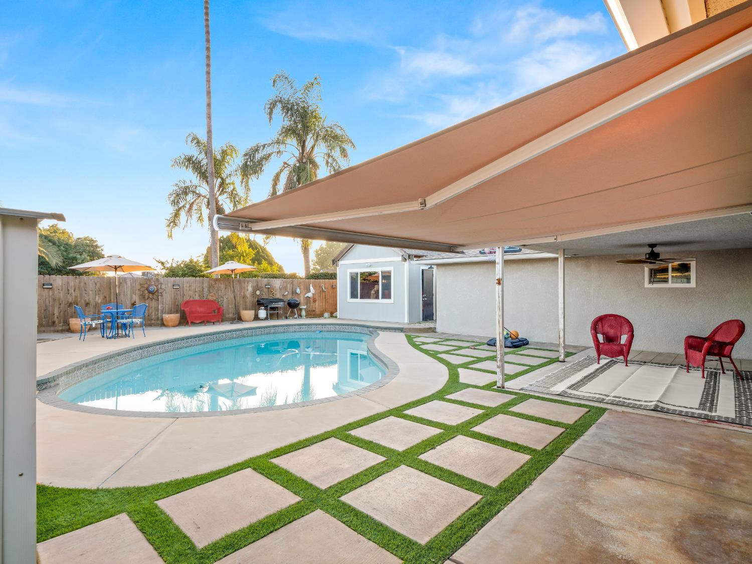 3279 W Rialto Ave, Fresno, CA 93722