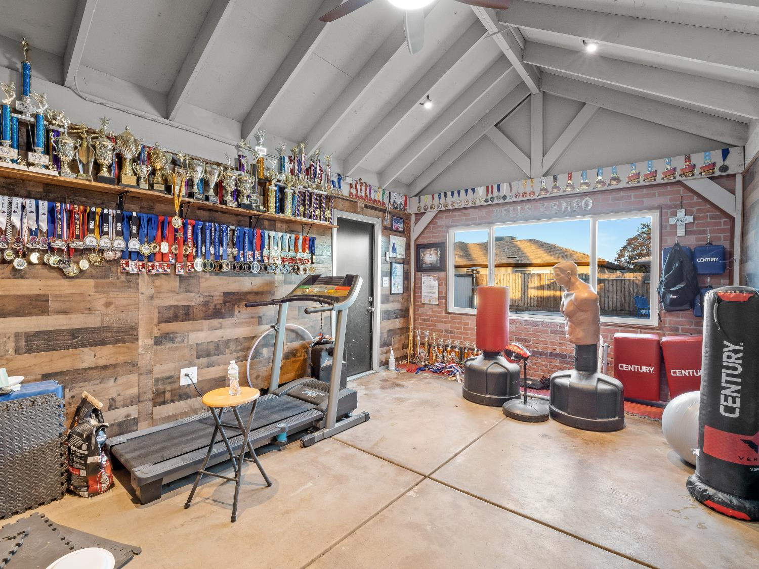 3279 W Rialto Ave, Fresno, CA 93722