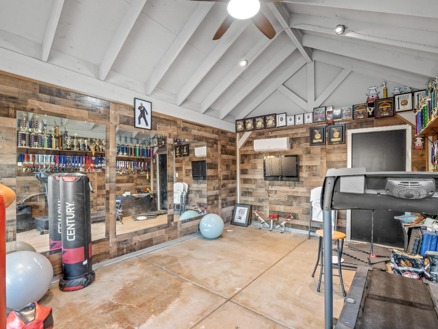 3279 W Rialto Ave, Fresno, CA 93722