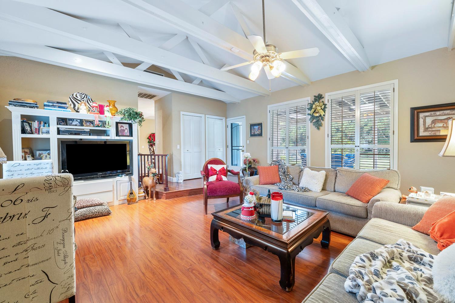 5627 N Kavanagh Ave, Fresno, CA 93711