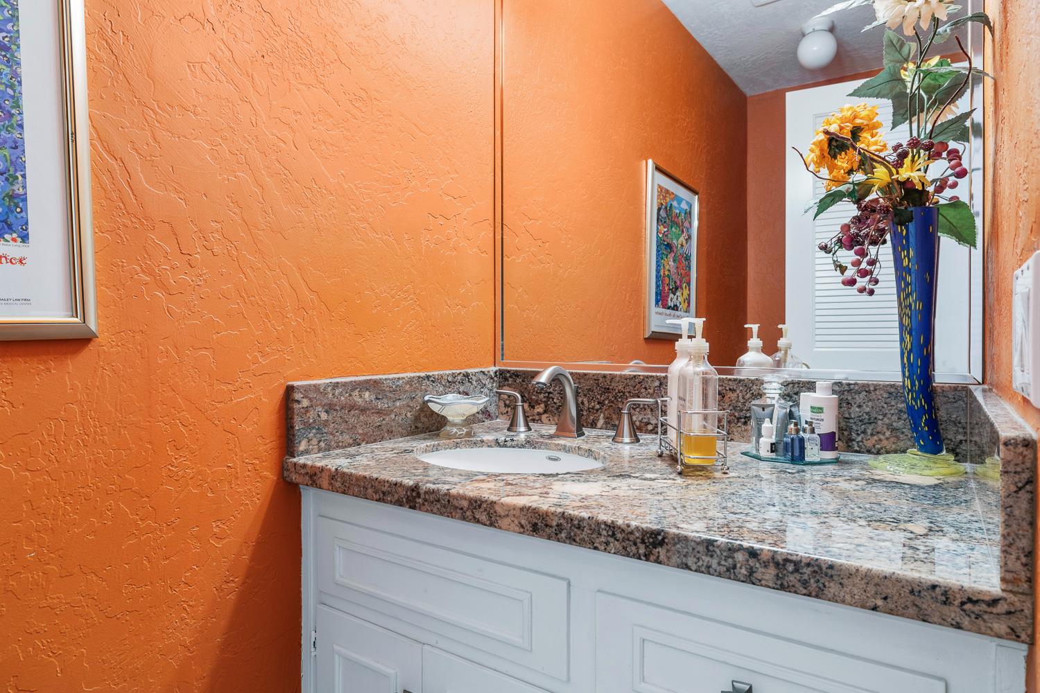 5627 N Kavanagh Ave, Fresno, CA 93711