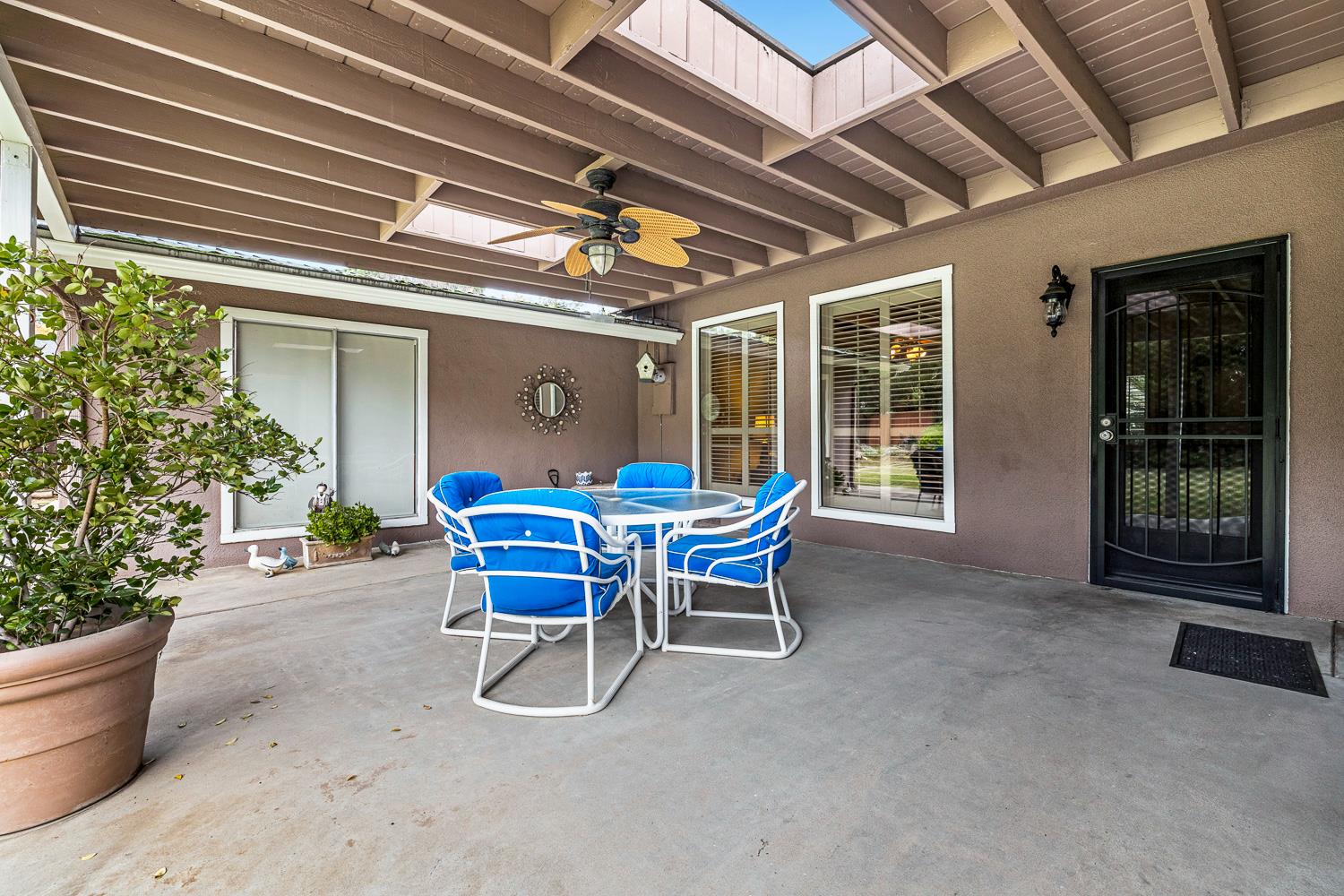 5627 N Kavanagh Ave, Fresno, CA 93711