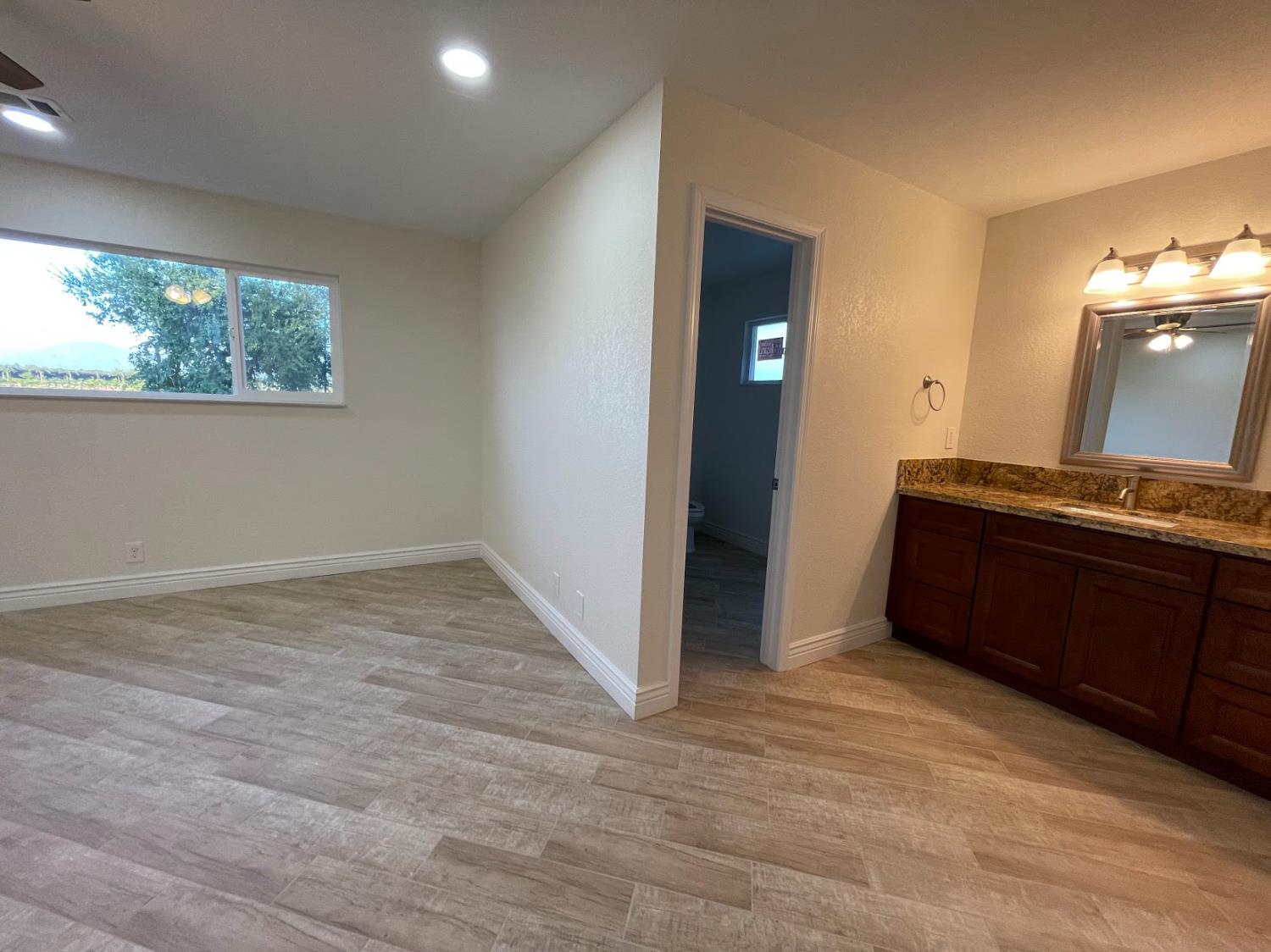 19342 E South Ave, Reedley, CA 93654