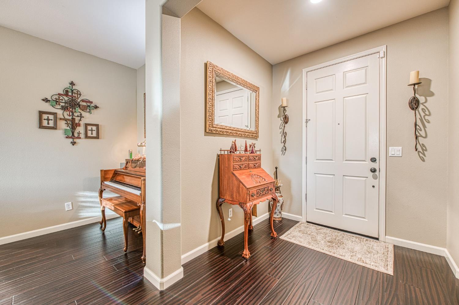 1764 N Mcpherson Ln, Clovis, CA 93619