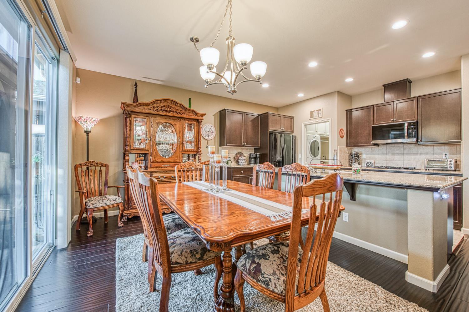 1764 N Mcpherson Ln, Clovis, CA 93619