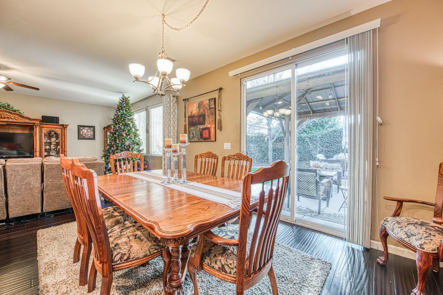 1764 N Mcpherson Ln, Clovis, CA 93619