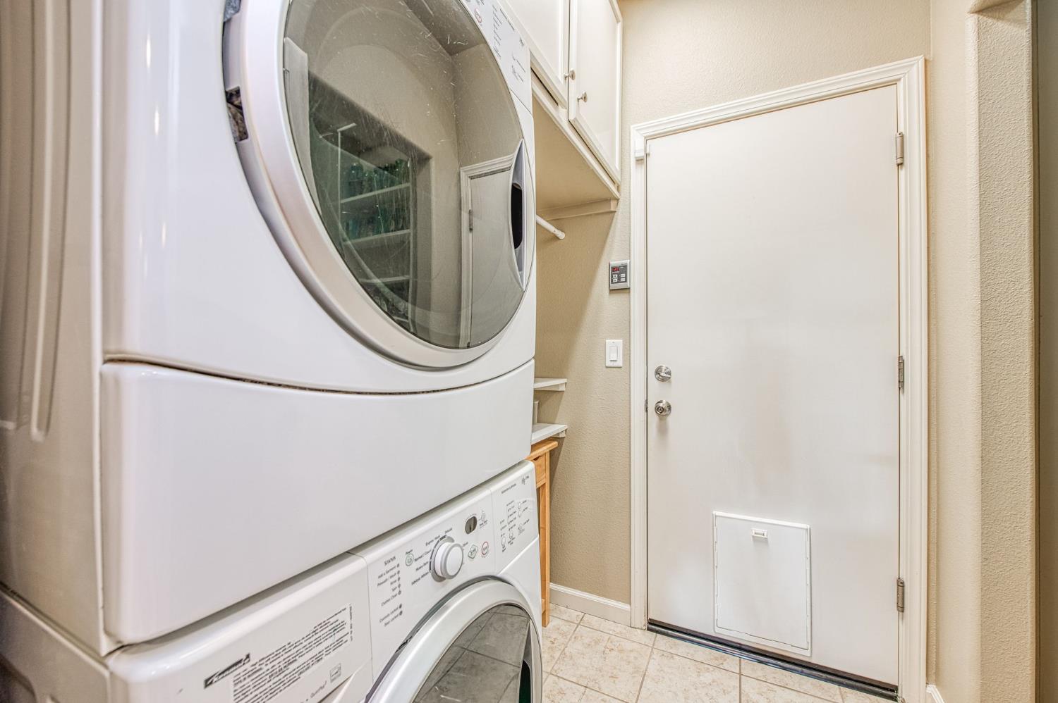 1764 N Mcpherson Ln, Clovis, CA 93619