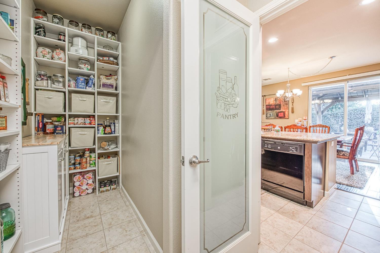 1764 N Mcpherson Ln, Clovis, CA 93619