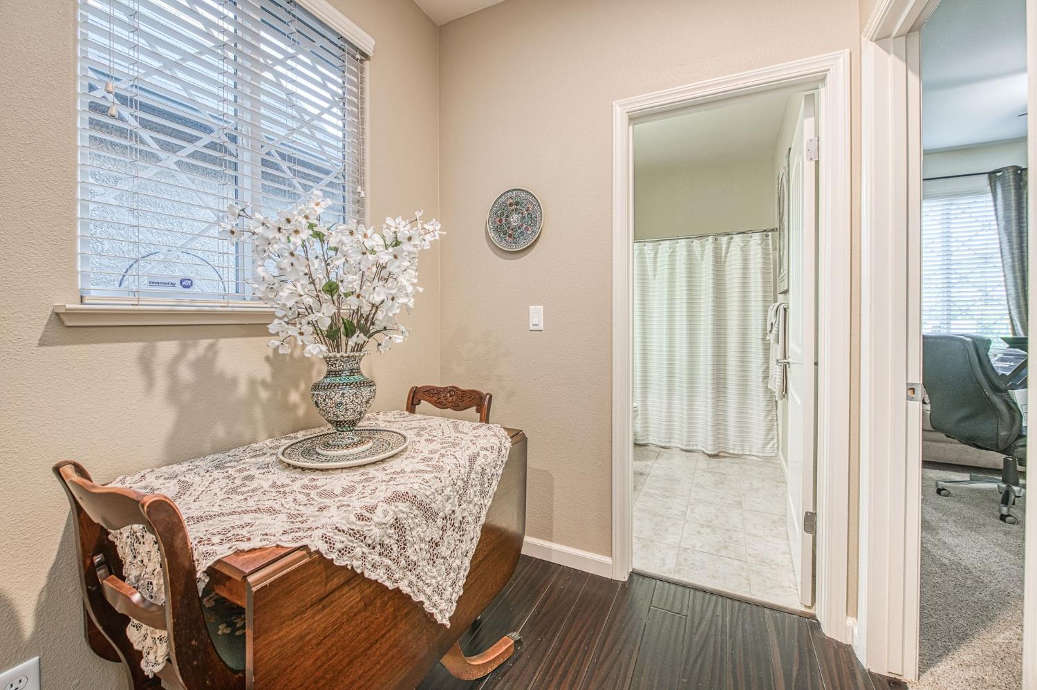 1764 N Mcpherson Ln, Clovis, CA 93619