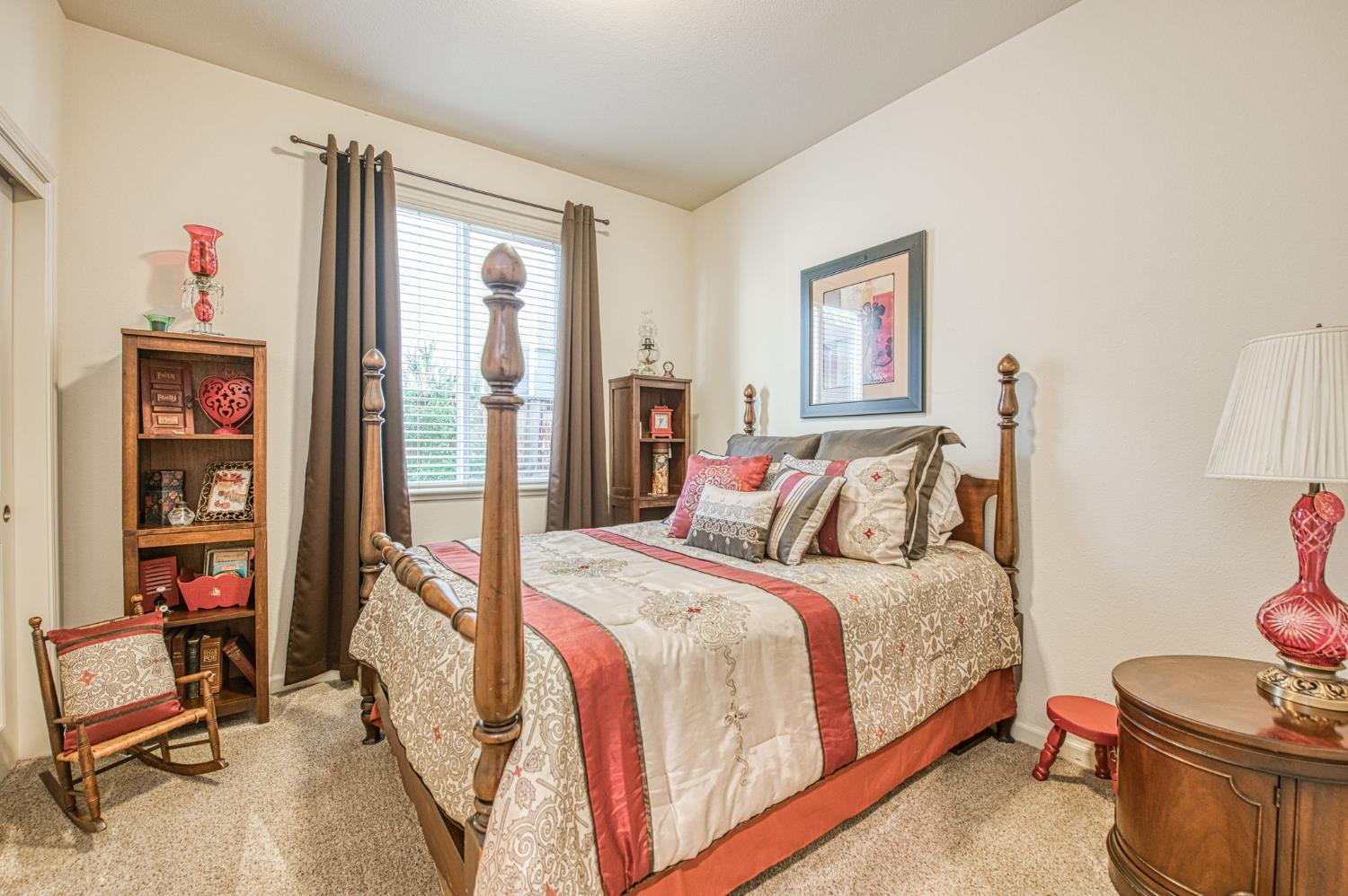 1764 N Mcpherson Ln, Clovis, CA 93619