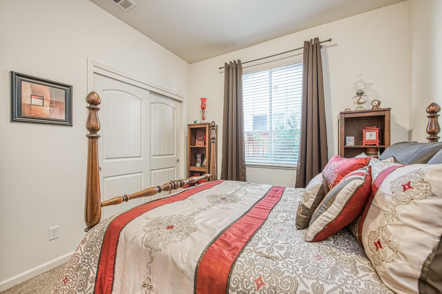 1764 N Mcpherson Ln, Clovis, CA 93619