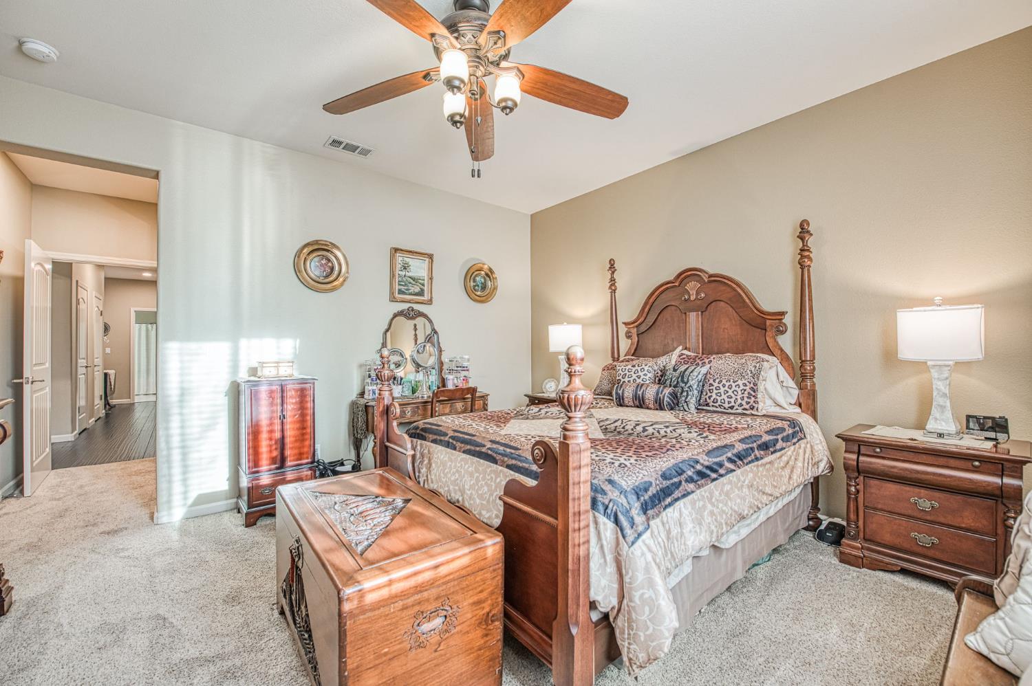 1764 N Mcpherson Ln, Clovis, CA 93619