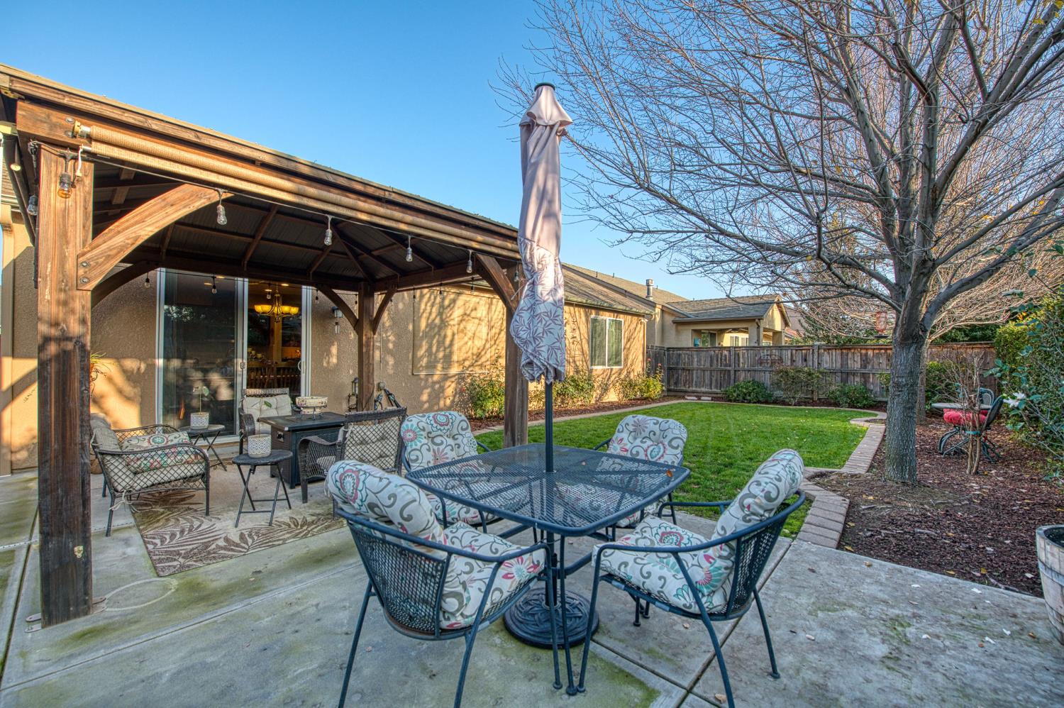 1764 N Mcpherson Ln, Clovis, CA 93619