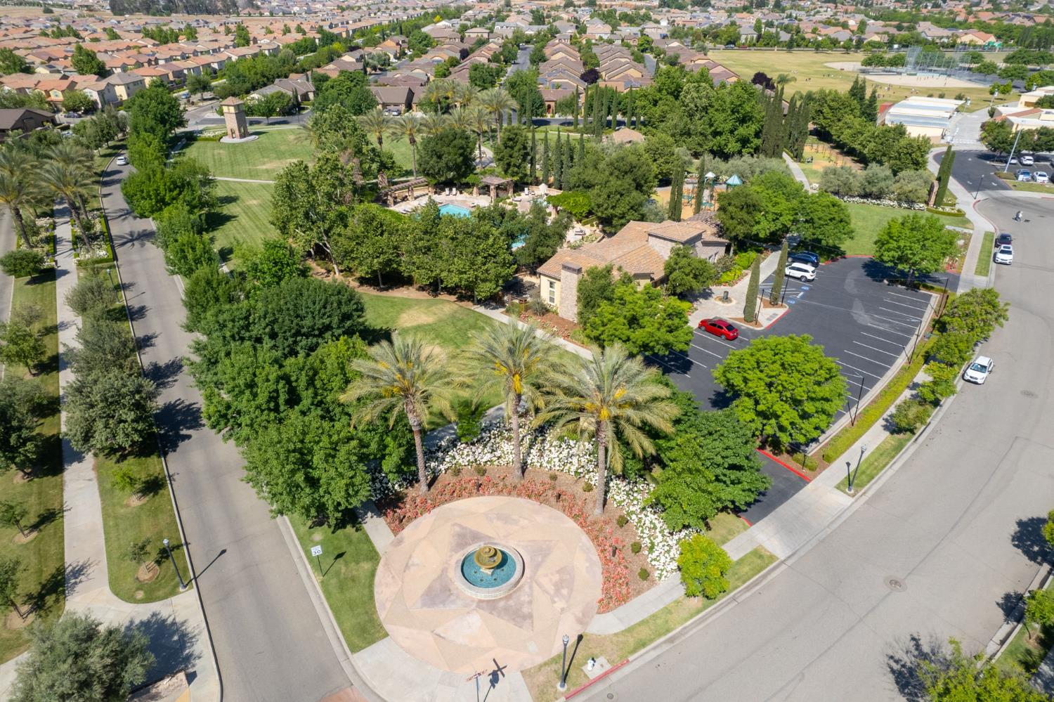 1764 N Mcpherson Ln, Clovis, CA 93619