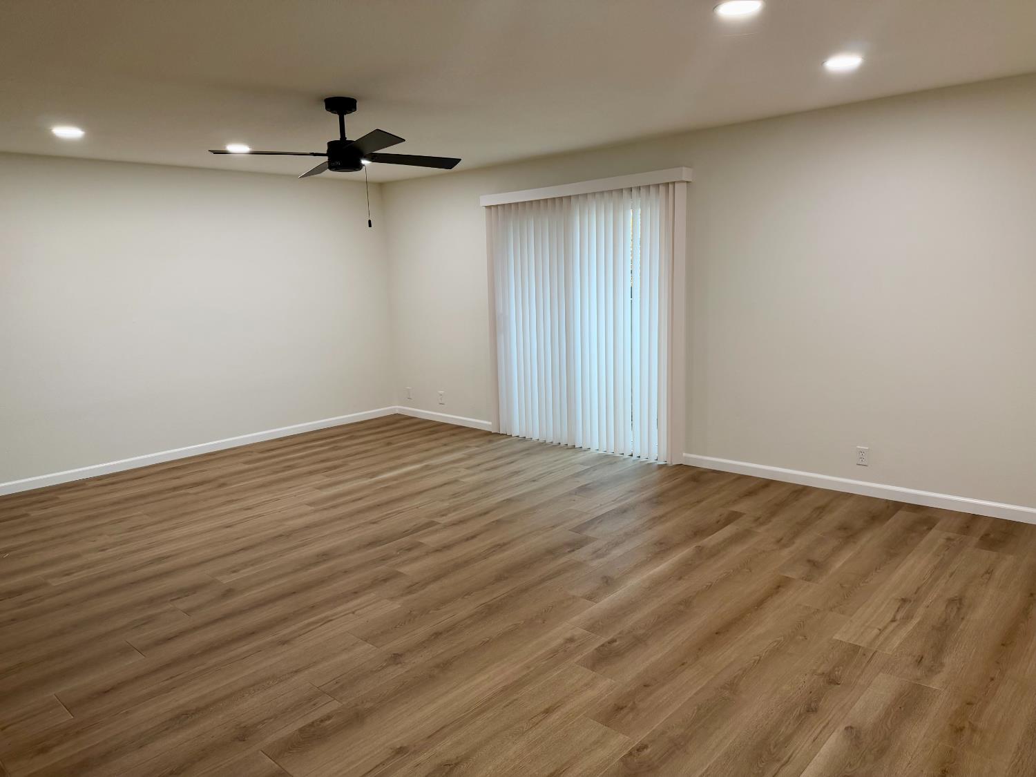 1250 E Shaw Ave #239, Fresno, CA 93710