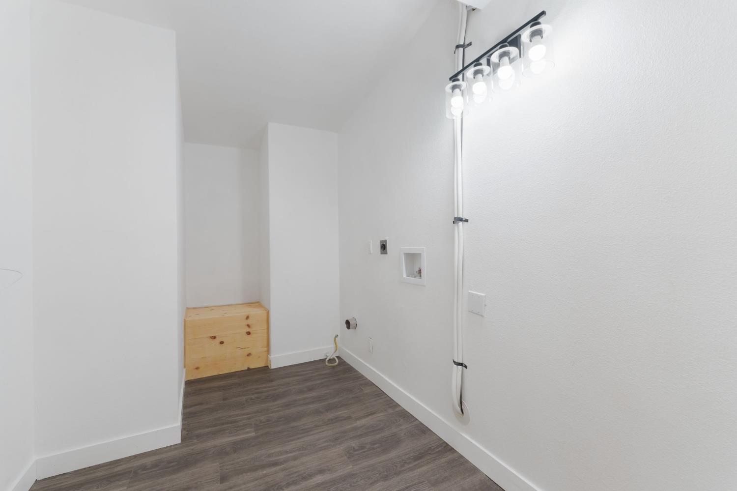 1293 N Bailey Ave, Fresno, CA 93727