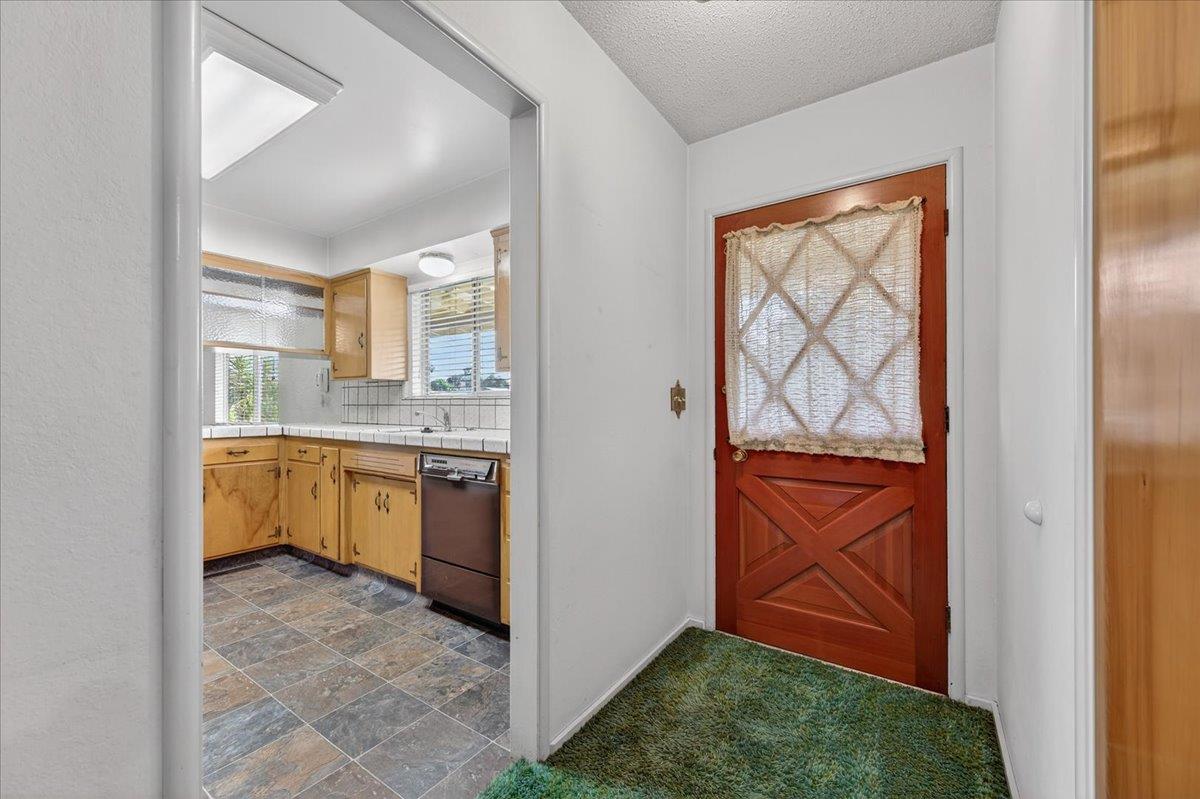 6112 E Montecito Ave, Fresno, CA 93727