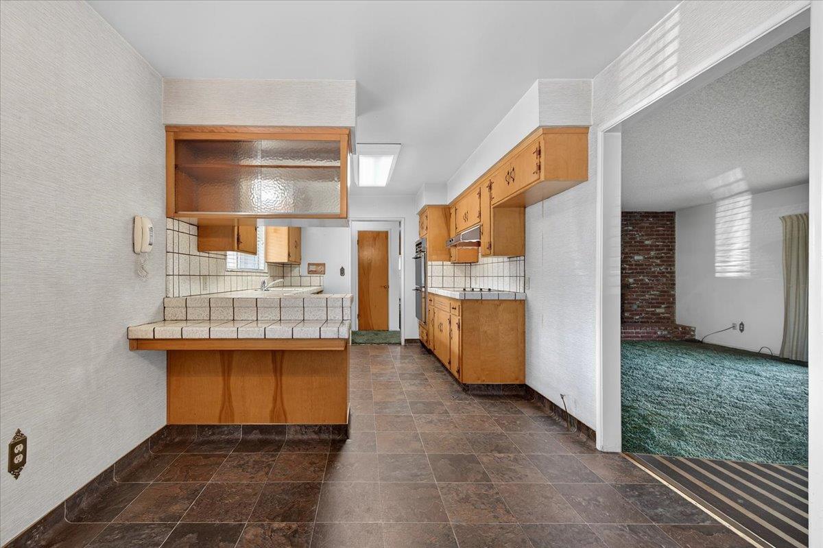 6112 E Montecito Ave, Fresno, CA 93727