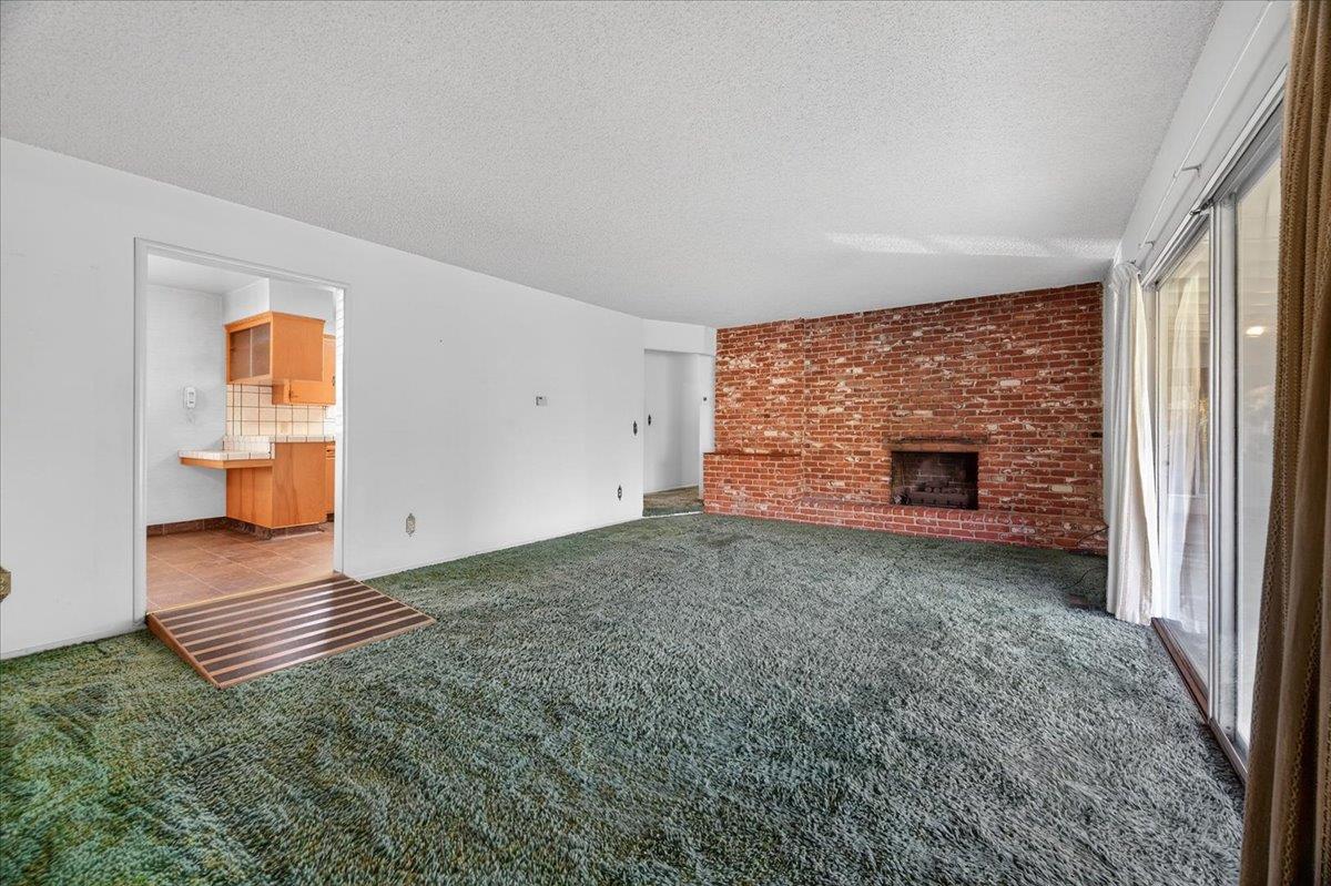 6112 E Montecito Ave, Fresno, CA 93727