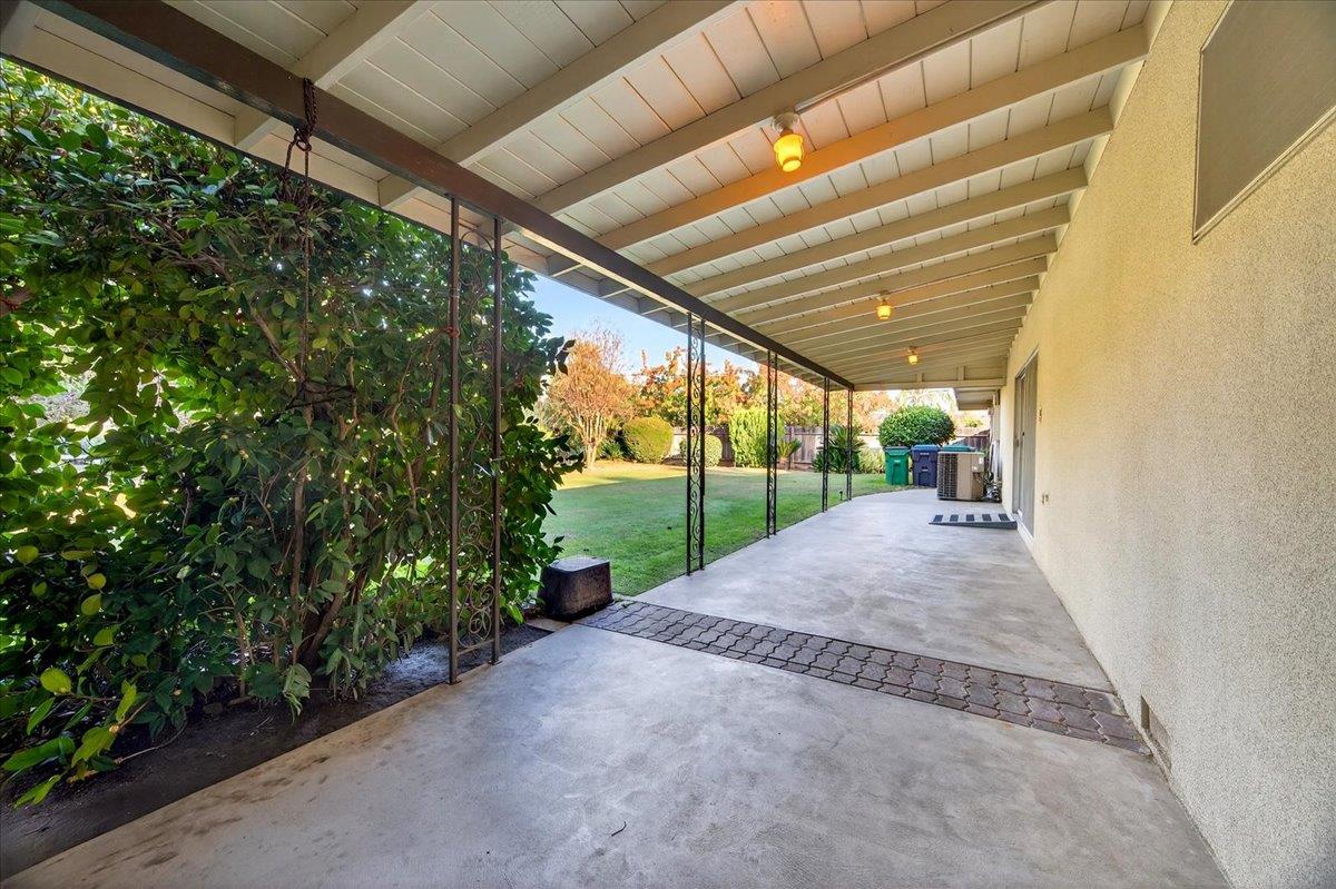 6112 E Montecito Ave, Fresno, CA 93727