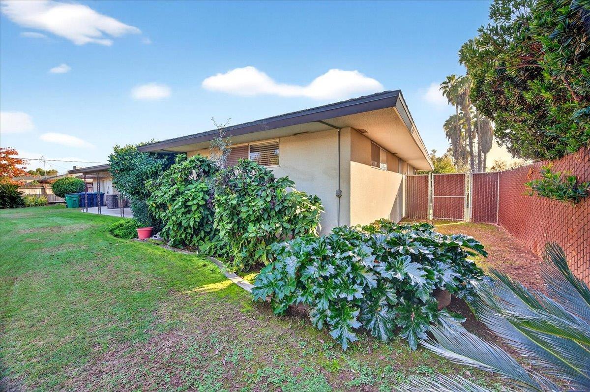 6112 E Montecito Ave, Fresno, CA 93727