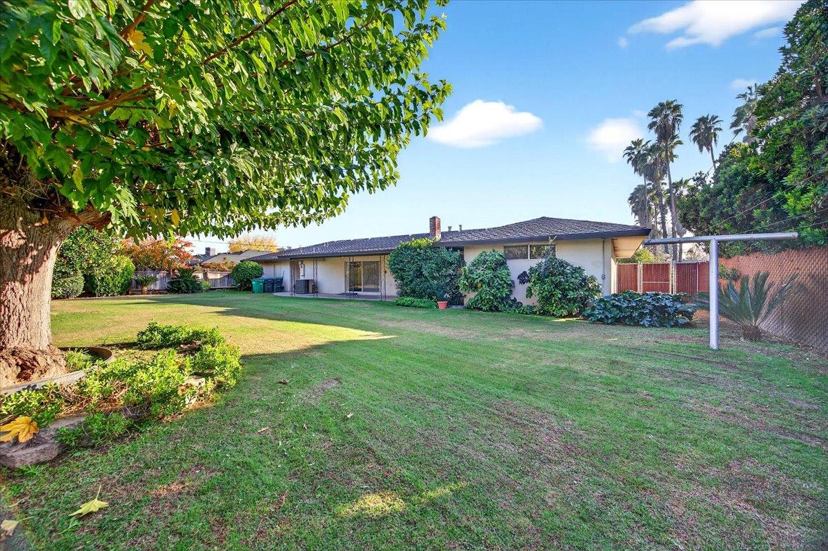 6112 E Montecito Ave, Fresno, CA 93727