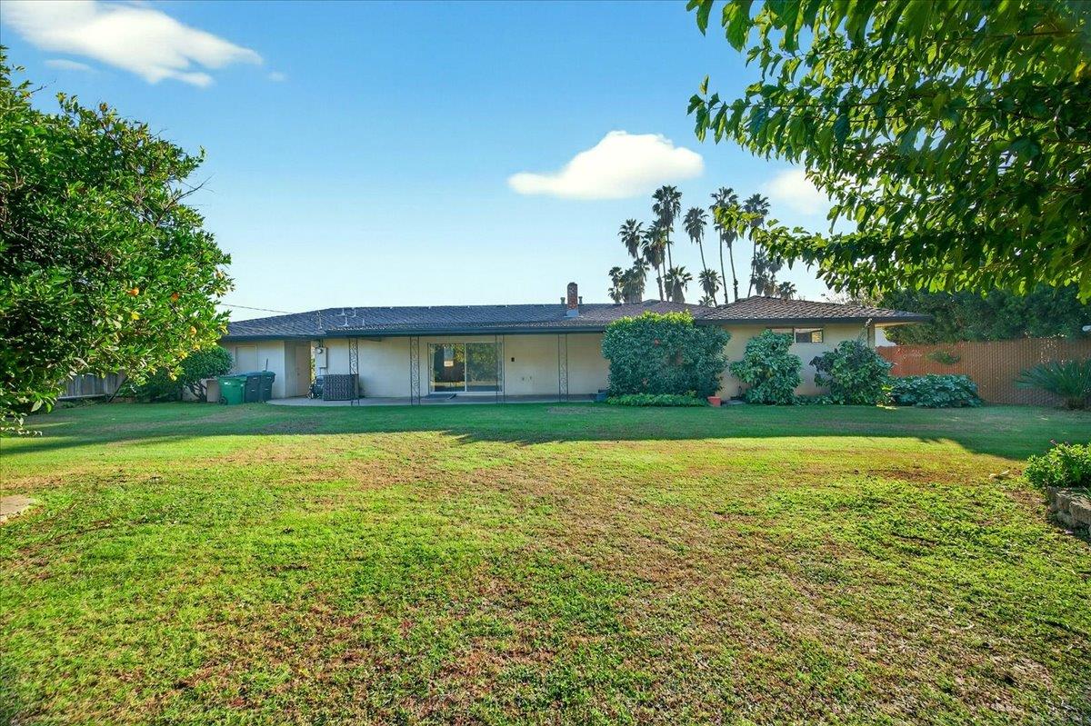 6112 E Montecito Ave, Fresno, CA 93727