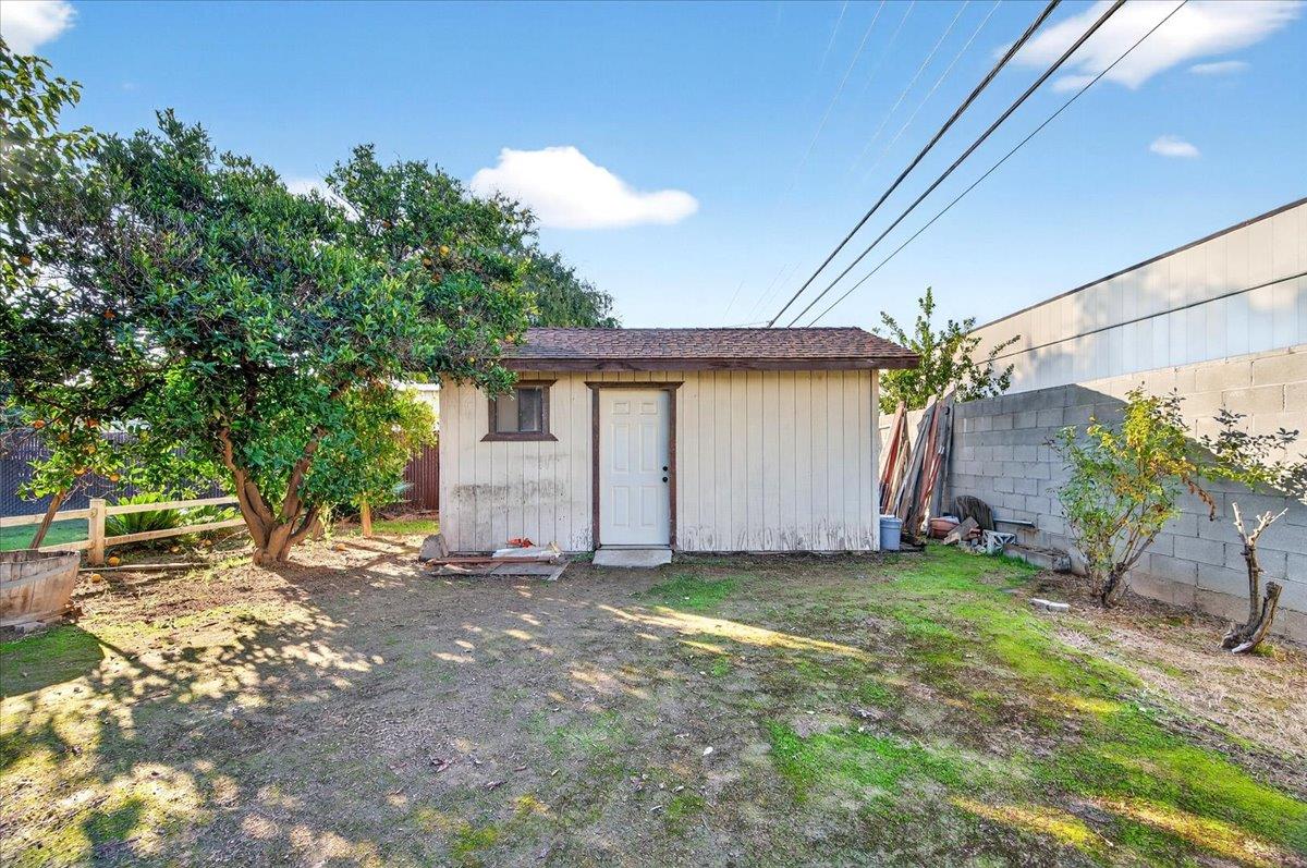 6112 E Montecito Ave, Fresno, CA 93727