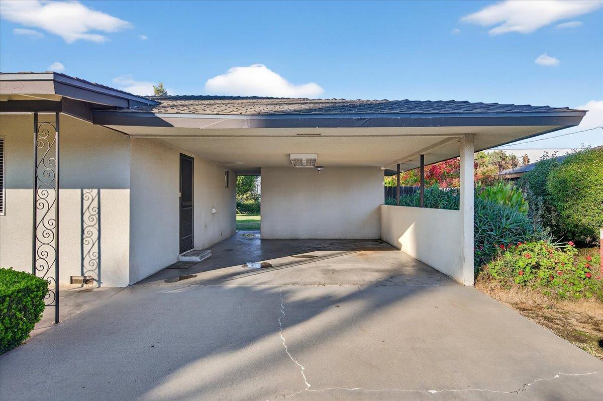 6112 E Montecito Ave, Fresno, CA 93727