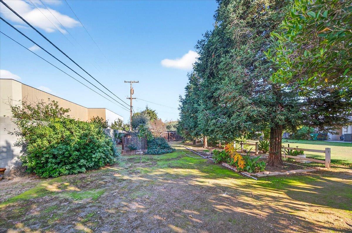 6112 E Montecito Ave, Fresno, CA 93727