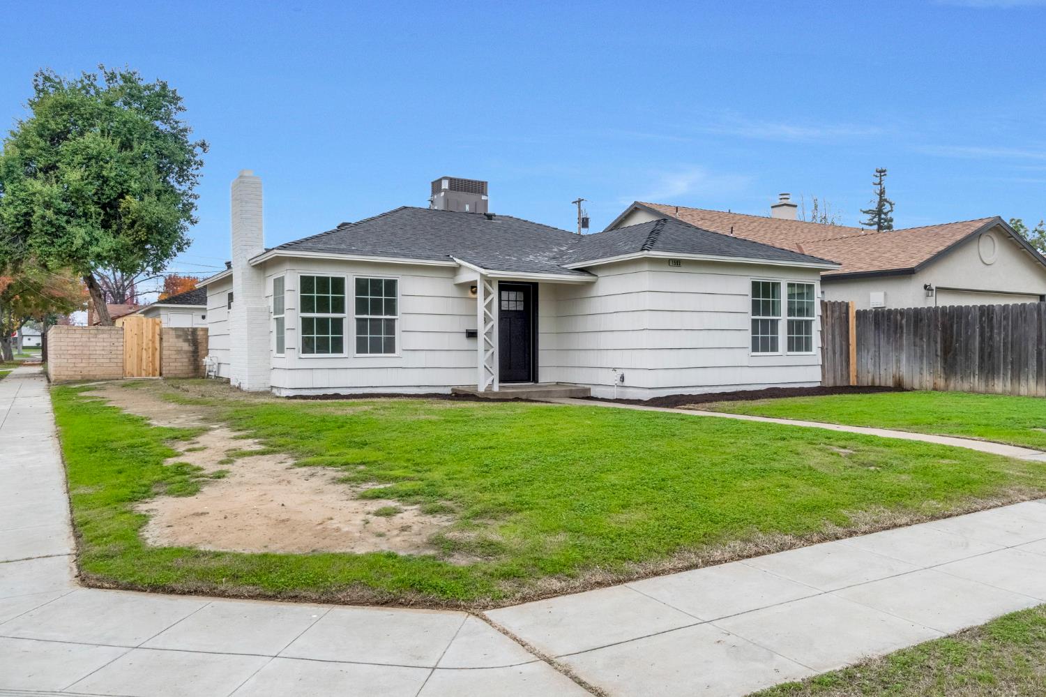 1503 N Pacific Ave, Fresno, CA 93728