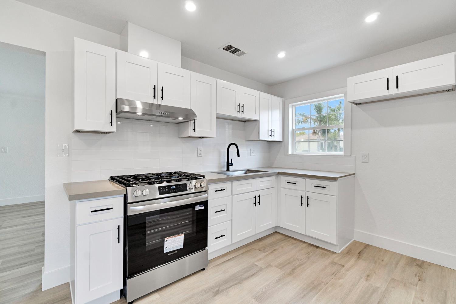 1503 N Pacific Ave, Fresno, CA 93728