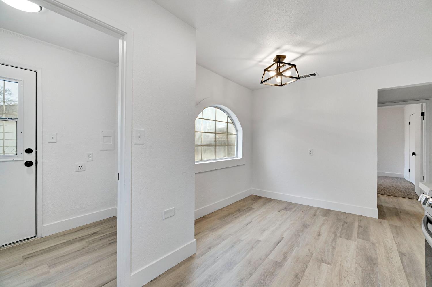 1503 N Pacific Ave, Fresno, CA 93728