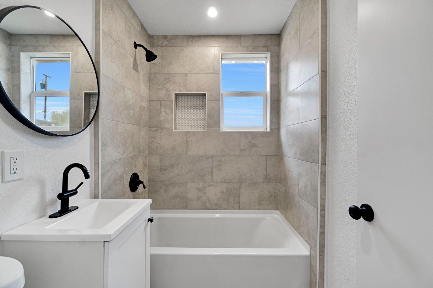 1503 N Pacific Ave, Fresno, CA 93728