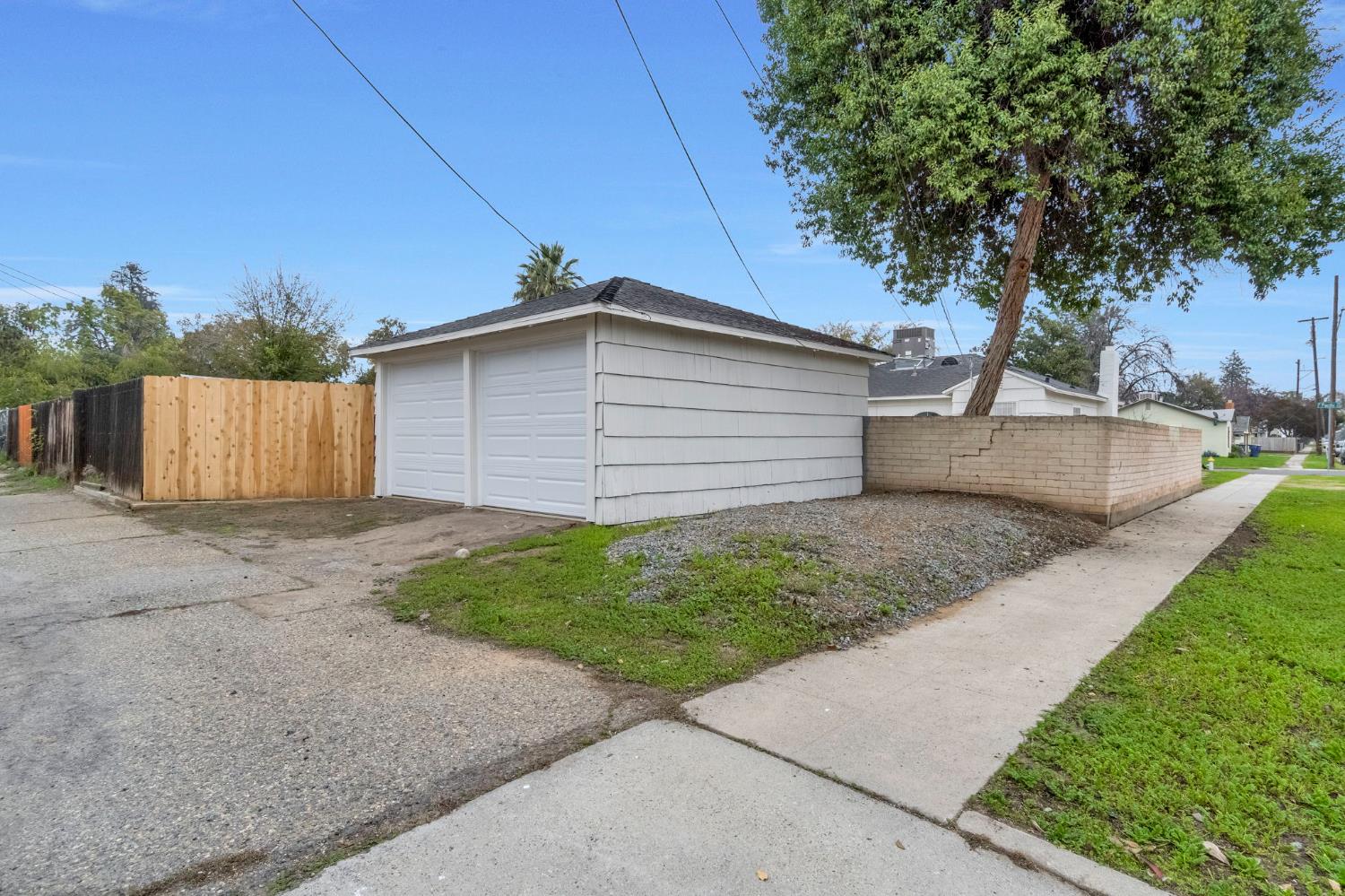 1503 N Pacific Ave, Fresno, CA 93728