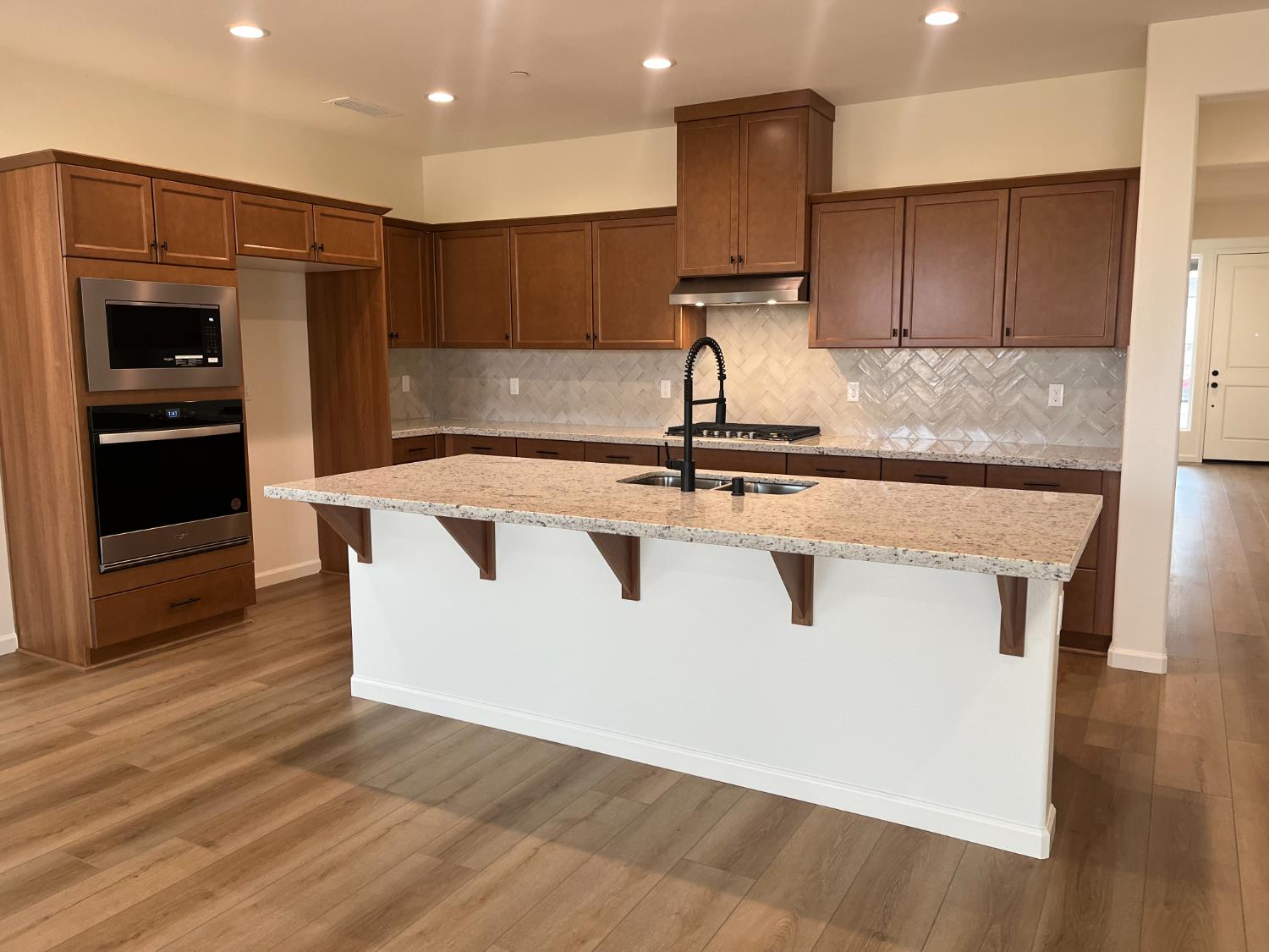 1252 Catherdral Ct S, Madera, CA 93636