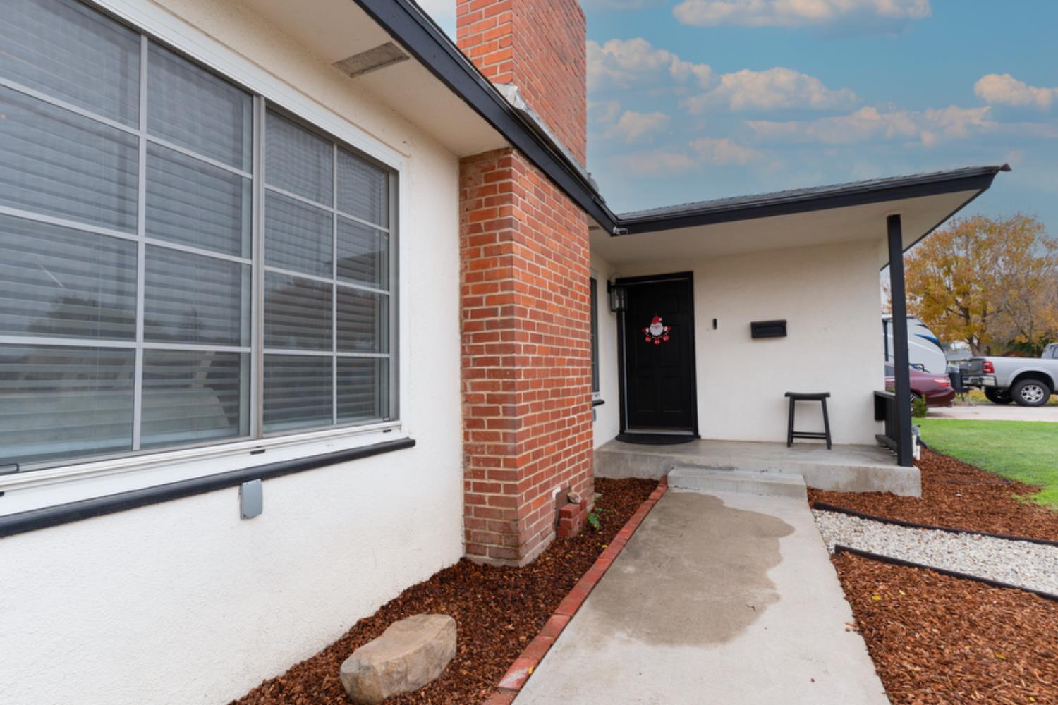 4860 E Amherst Ave, Fresno, CA 93703